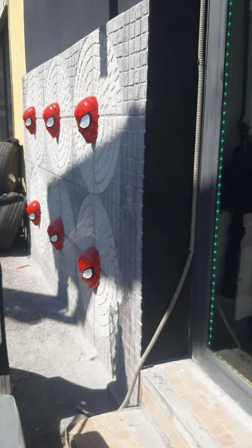 فندق Spiderman House كاتانيا بيت ضيافة